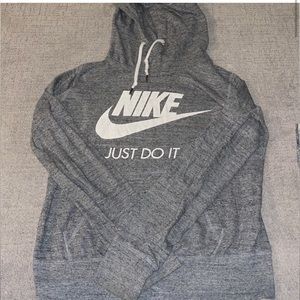 Nike Sweatshirt (fitted) Size Medium